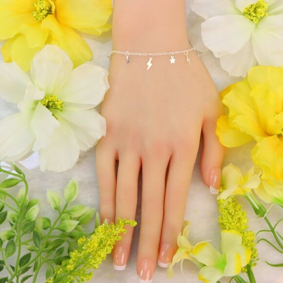 "Minimalist Bracelet, Sleek & Modern Design, Women’s Fashion, YC110242-B - Picture 3 of 10